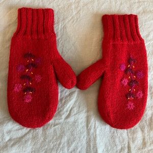 Alpaca Embroidered Women’s Mittens